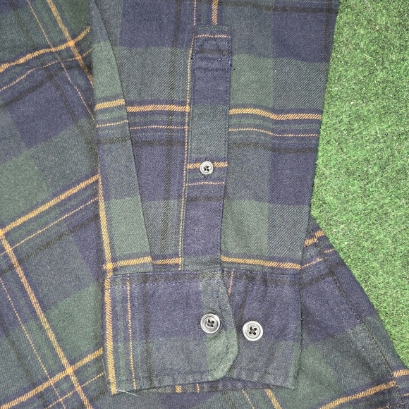 Eddie Bauer | 'Eddie's Favorite Flannel' 2-Ply Cotton Plaid Button Down Flannel - Picture 12 of 16